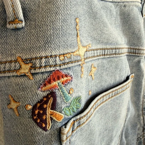 DRIFTWOOD Light Blue Hallucination Barbara barrel Embroidered  Jeans - Picture 13 of 16